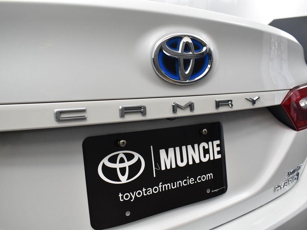 used 2019 Toyota Camry Hybrid car, priced at $23,817