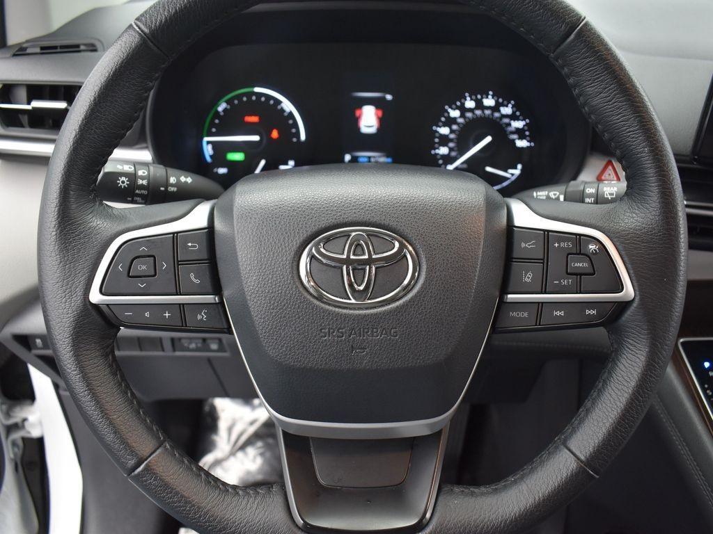 used 2023 Toyota Sienna car, priced at $41,033