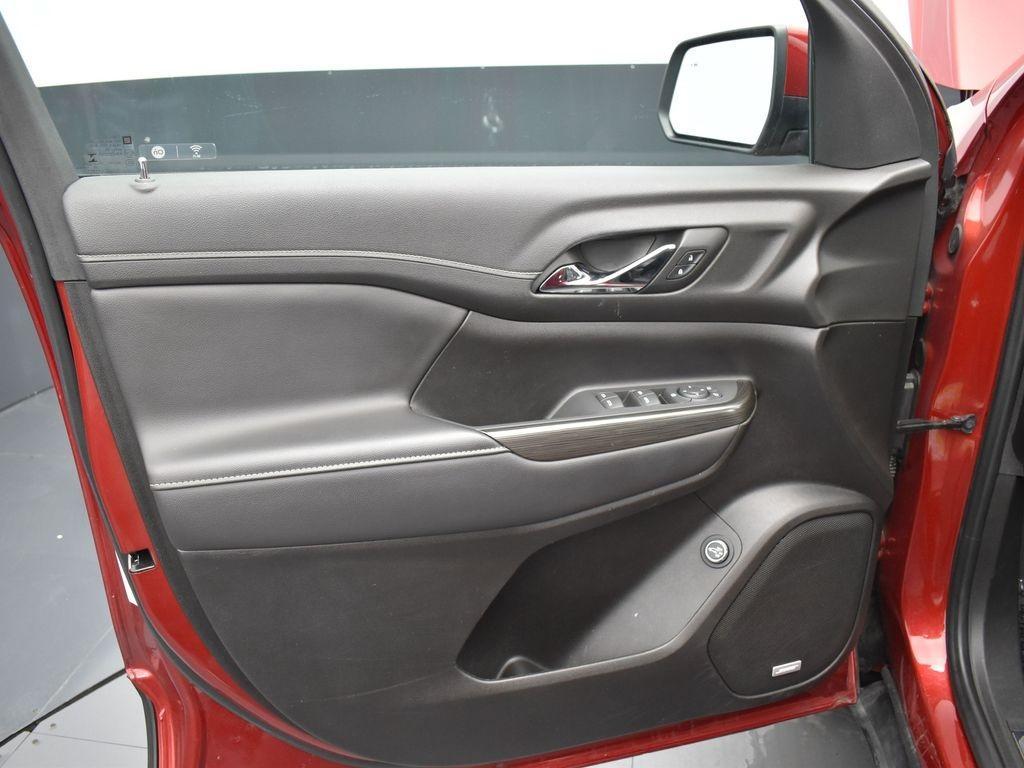 used 2023 GMC Acadia car, priced at $30,061