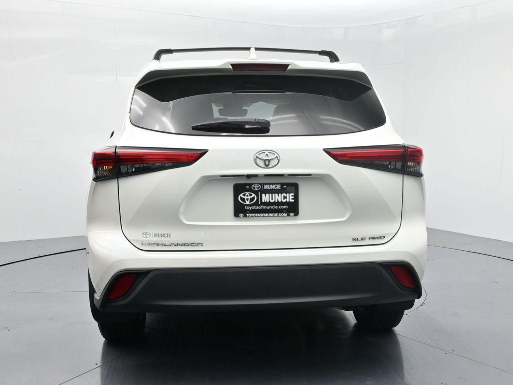 used 2021 Toyota Highlander car, priced at $33,828