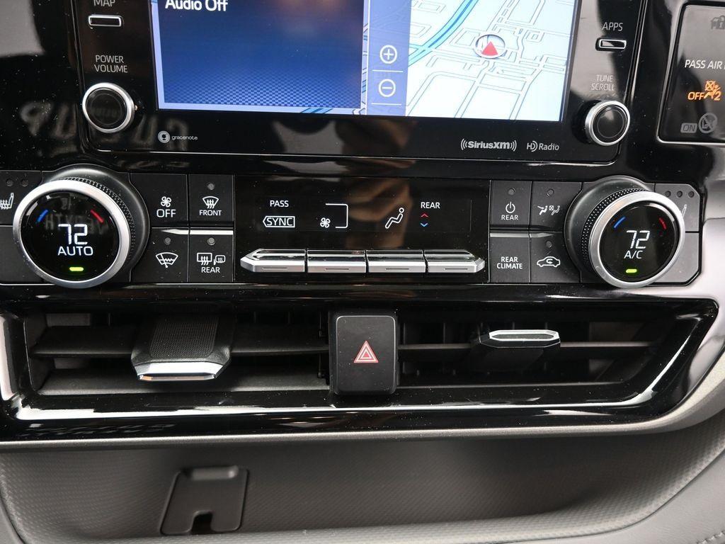 used 2021 Toyota Highlander car, priced at $33,828