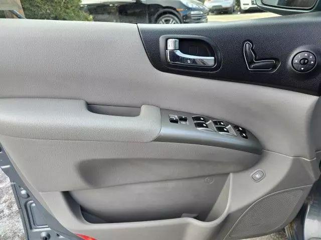 used 2007 Hyundai Entourage car, priced at $4,995