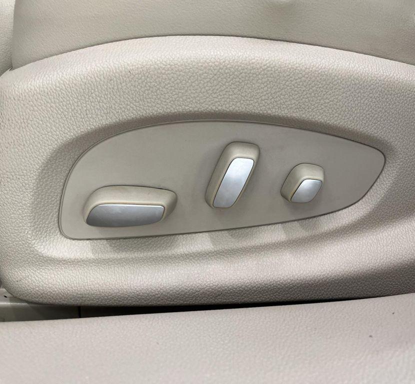 used 2013 Cadillac XTS car, priced at $9,495