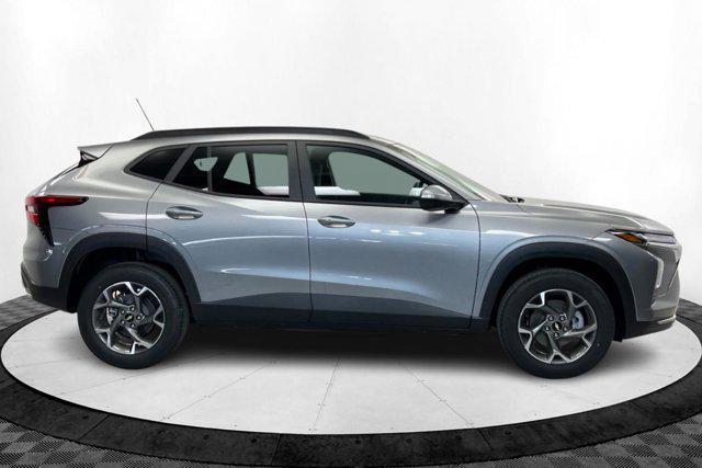 new 2025 Chevrolet Trax car, priced at $25,090