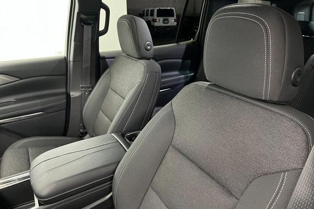 new 2026 Chevrolet Traverse car, priced at $44,115