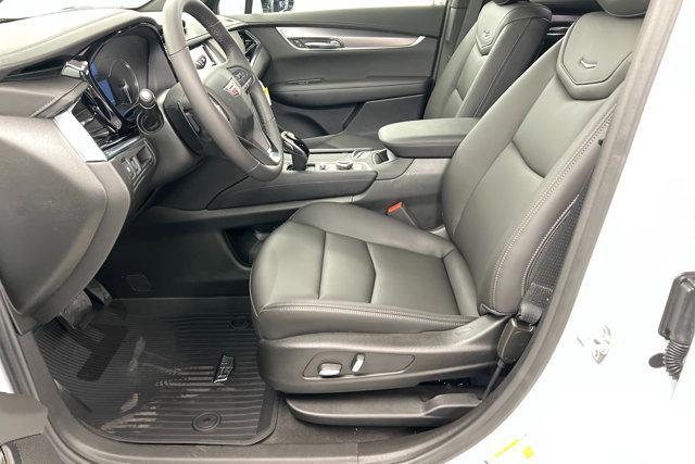 new 2025 Cadillac XT6 car, priced at $54,265