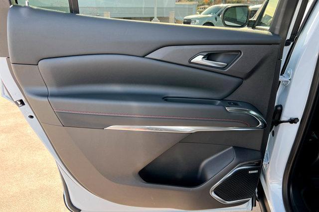 new 2026 Chevrolet Traverse car, priced at $57,375