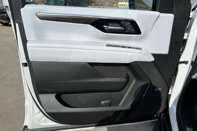 new 2025 Chevrolet Suburban car, priced at $82,090