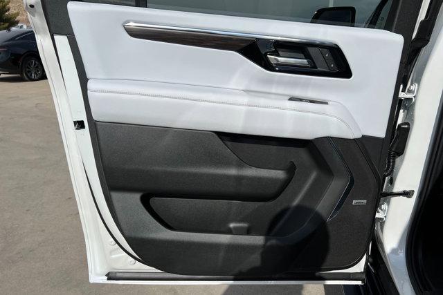 new 2025 Chevrolet Suburban car, priced at $82,090