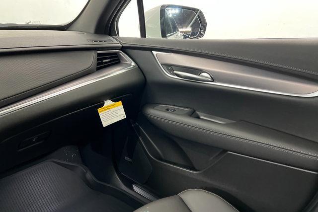 new 2025 Cadillac XT5 car, priced at $47,325