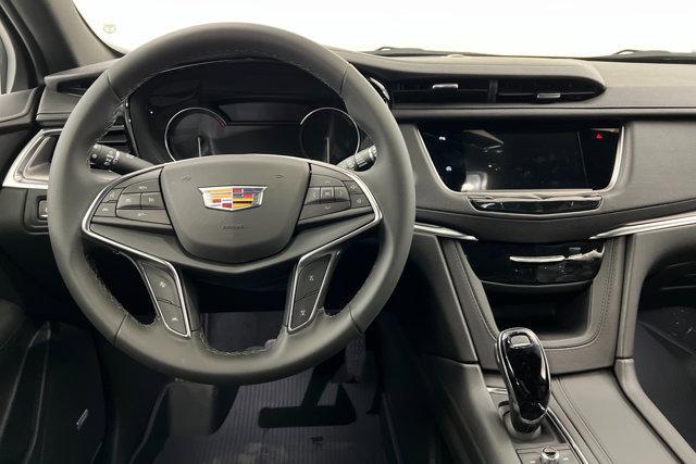 new 2025 Cadillac XT5 car, priced at $47,325