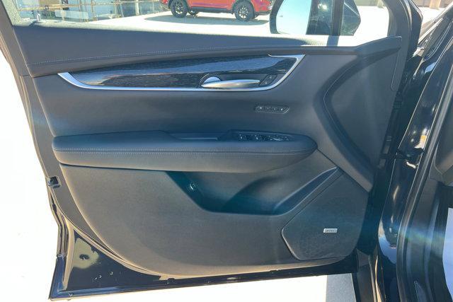 used 2022 Cadillac XT5 car, priced at $31,670