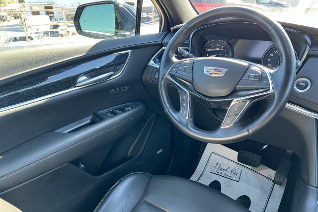 used 2022 Cadillac XT5 car, priced at $31,670