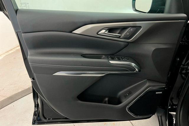 new 2025 Chevrolet Traverse car, priced at $50,230