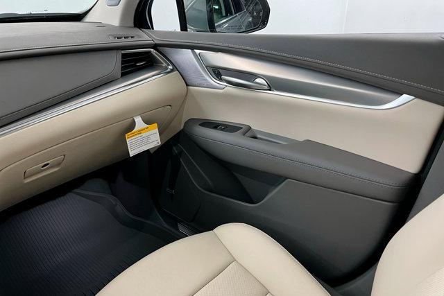 new 2025 Cadillac XT5 car, priced at $59,260