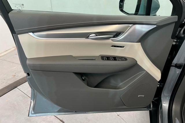 new 2025 Cadillac XT5 car, priced at $59,260