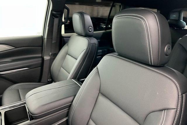 new 2025 Chevrolet Traverse car, priced at $46,310