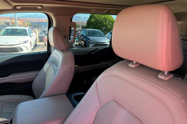 used 2024 Ford Expedition car, priced at $52,611