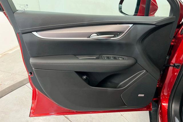 new 2025 Cadillac XT5 car, priced at $49,410