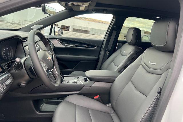 new 2025 Cadillac XT5 car, priced at $59,185