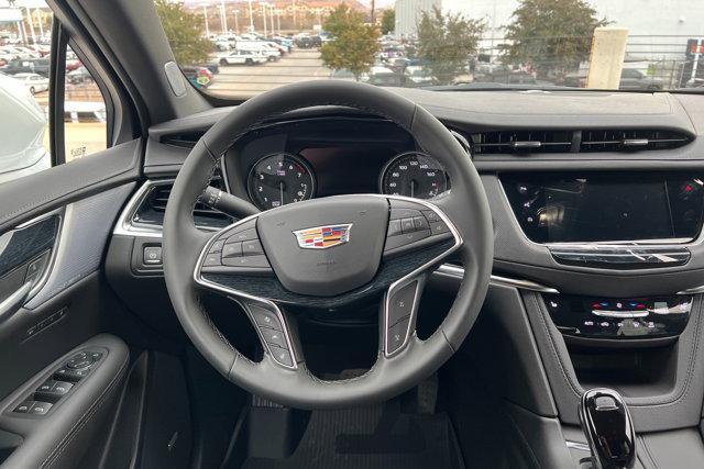 new 2025 Cadillac XT5 car, priced at $59,185