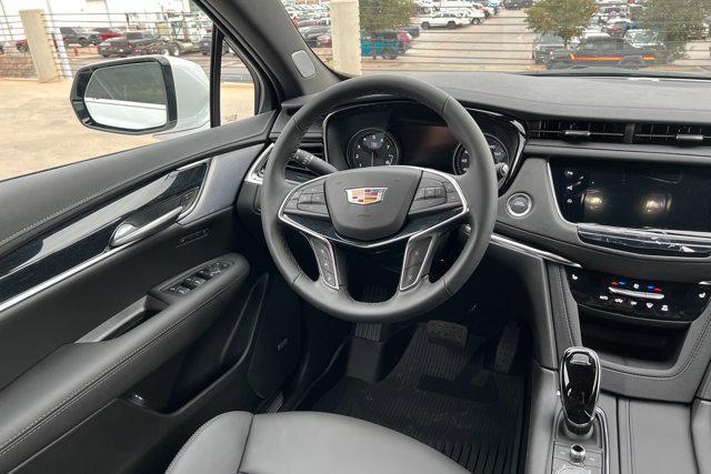 new 2025 Cadillac XT5 car, priced at $59,185