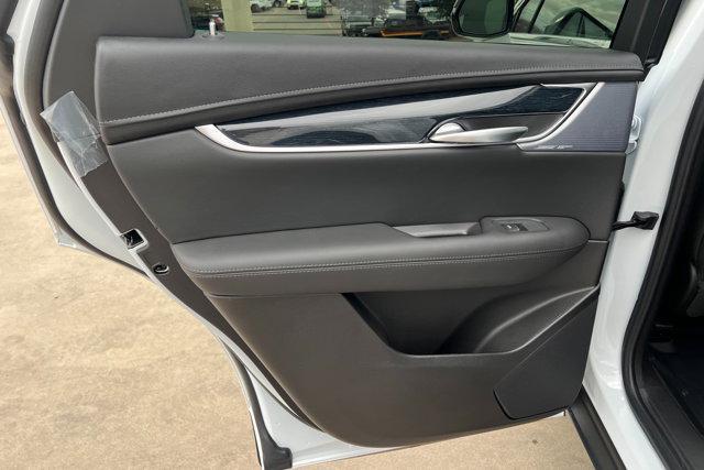 new 2025 Cadillac XT5 car, priced at $59,185