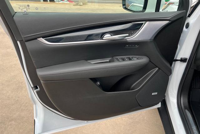 new 2025 Cadillac XT5 car, priced at $59,185
