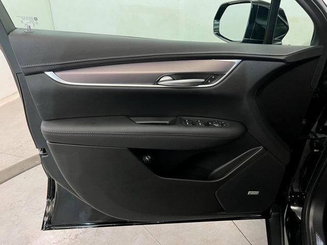 new 2025 Cadillac XT5 car, priced at $48,825