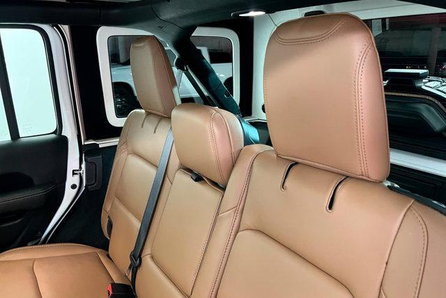 used 2020 Jeep Wrangler Unlimited car, priced at $40,325