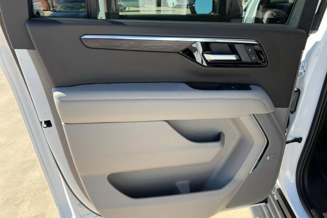 new 2026 Chevrolet Suburban car, priced at $77,560