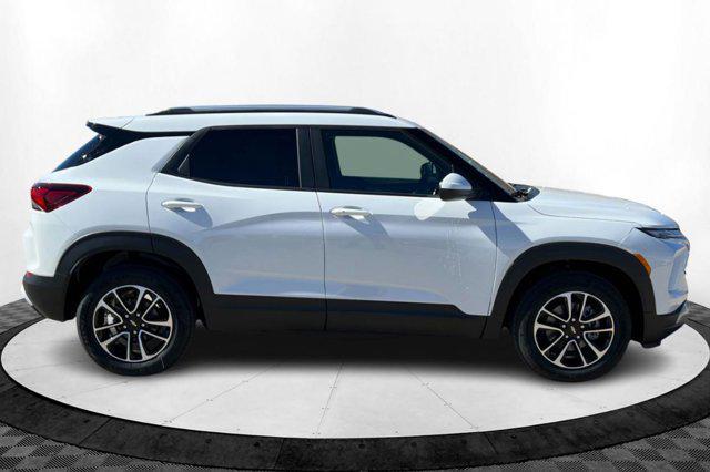 new 2025 Chevrolet TrailBlazer car, priced at $28,725