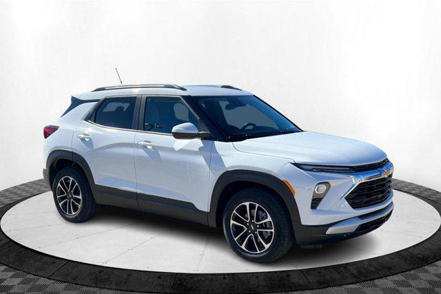 new 2025 Chevrolet TrailBlazer car, priced at $28,725