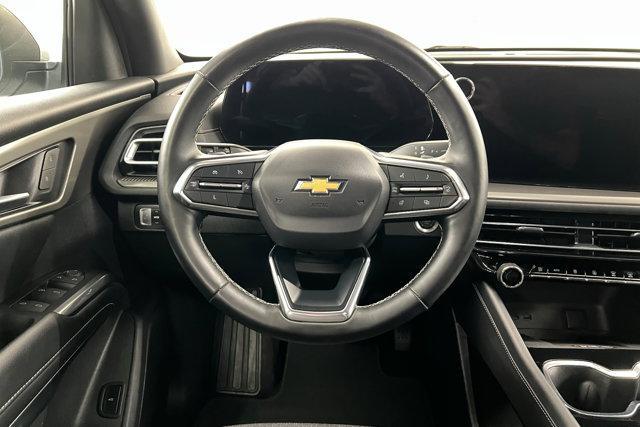 used 2025 Chevrolet Traverse car, priced at $38,216