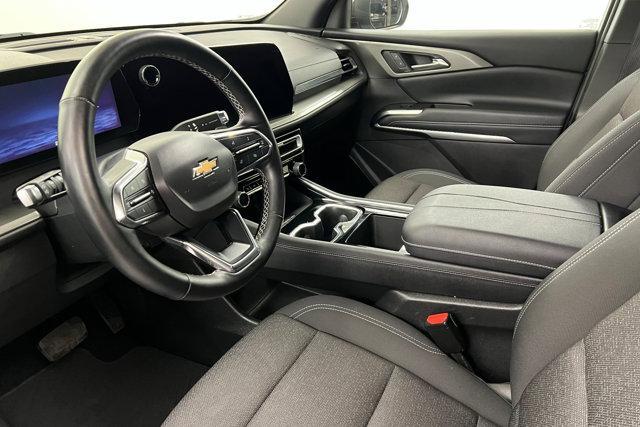 used 2025 Chevrolet Traverse car, priced at $38,216