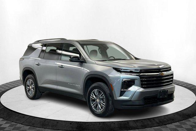 used 2025 Chevrolet Traverse car, priced at $38,216
