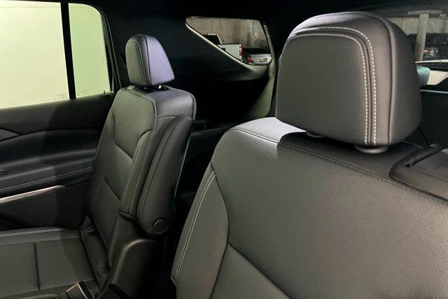 new 2025 Chevrolet Traverse car, priced at $50,230