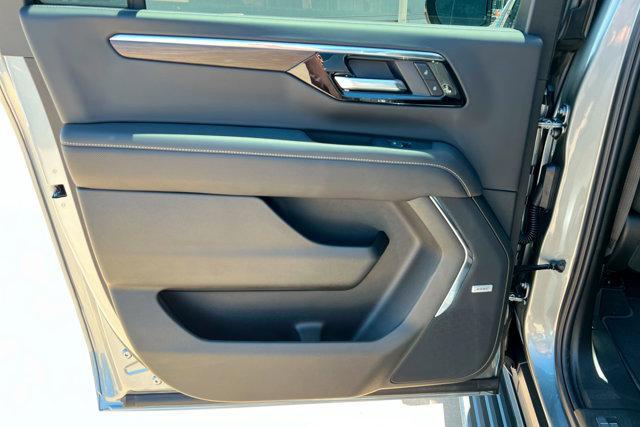 new 2025 Chevrolet Suburban car, priced at $89,400