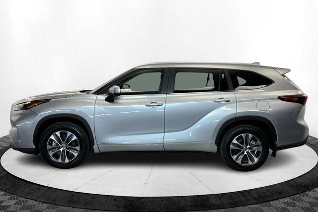 used 2024 Toyota Highlander Hybrid car, priced at $43,710