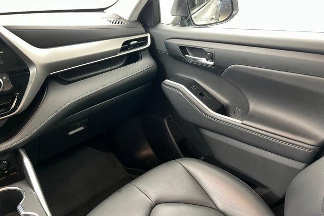 used 2024 Toyota Highlander Hybrid car, priced at $43,710