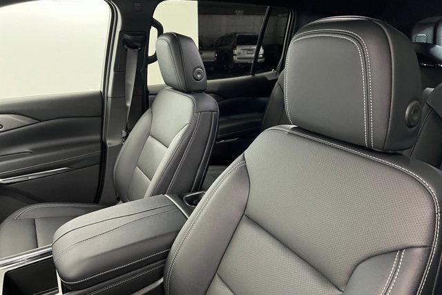 new 2026 Chevrolet Traverse car, priced at $47,640