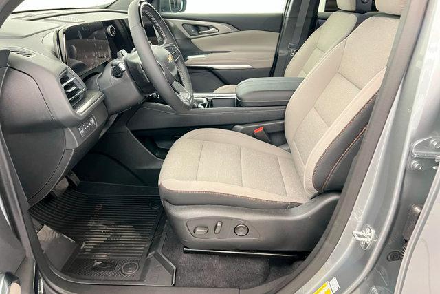 new 2025 Chevrolet Traverse car, priced at $49,230