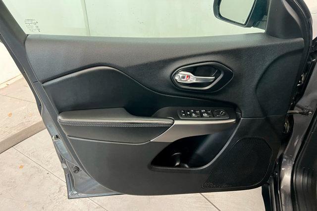 used 2020 Jeep Cherokee car, priced at $20,467