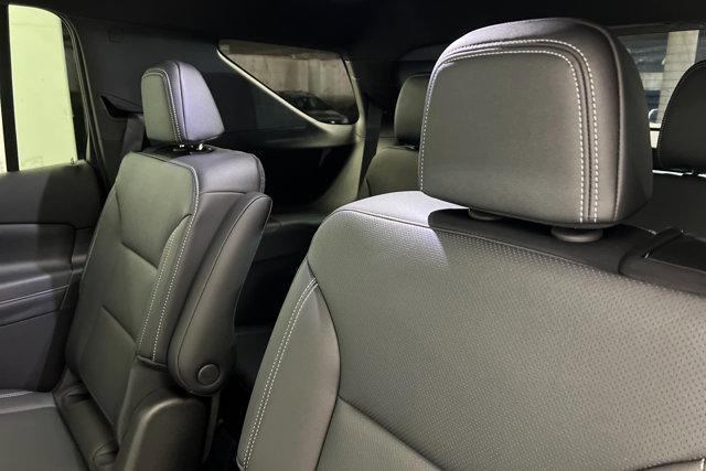 new 2025 Chevrolet Traverse car, priced at $50,625