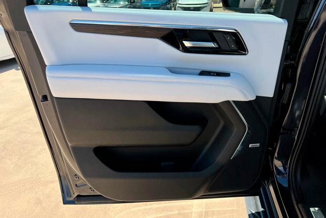 new 2025 Chevrolet Suburban car, priced at $81,795