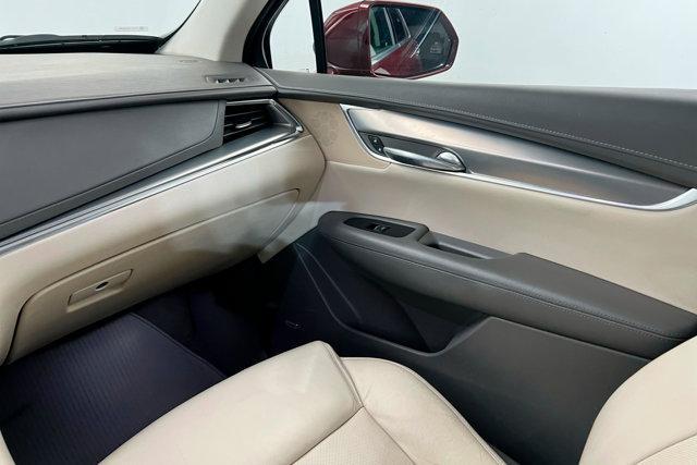 used 2017 Cadillac XT5 car, priced at $13,744