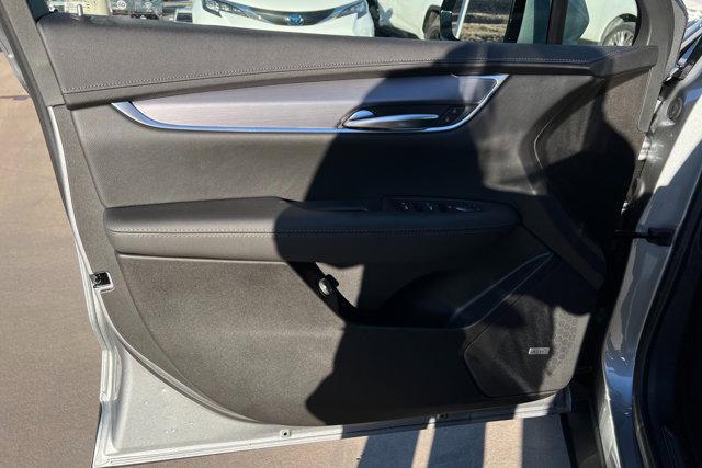 new 2025 Cadillac XT5 car, priced at $48,585