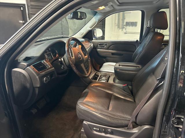 used 2014 Cadillac Escalade ESV car, priced at $24,999