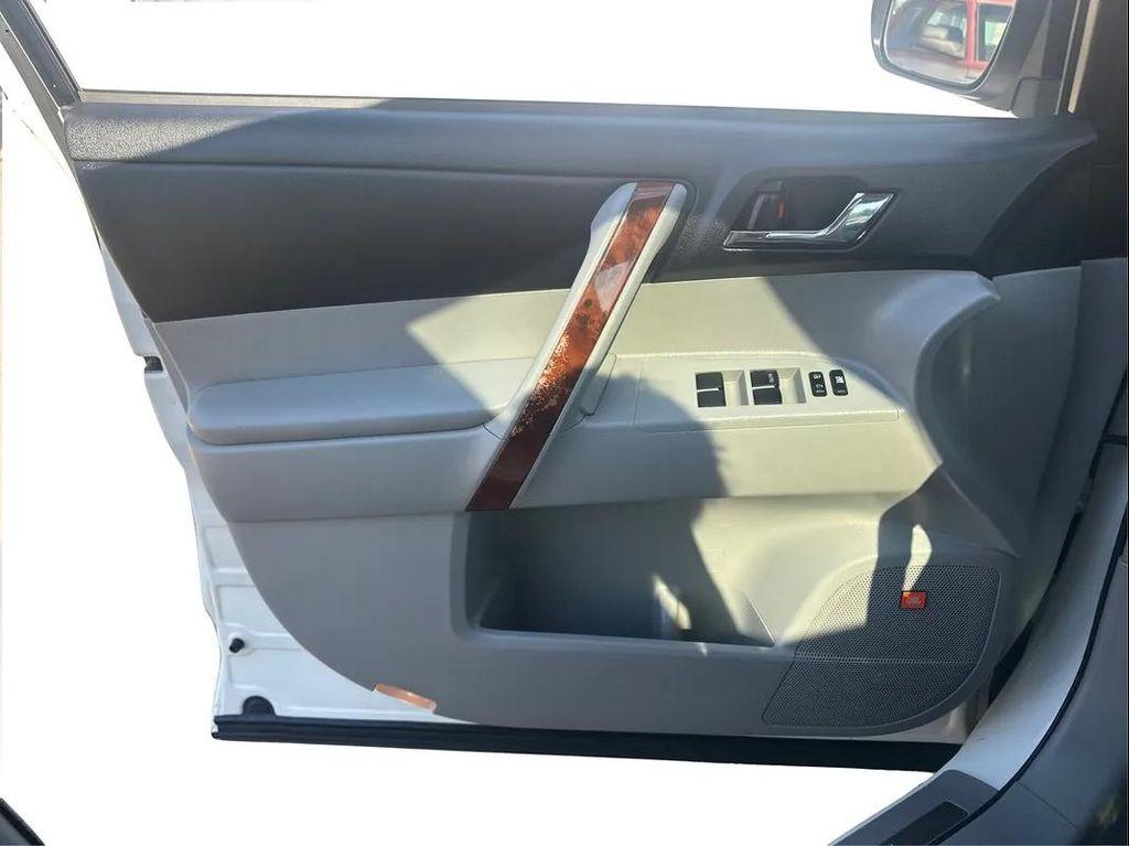 used 2012 Toyota Highlander car, priced at $14,950