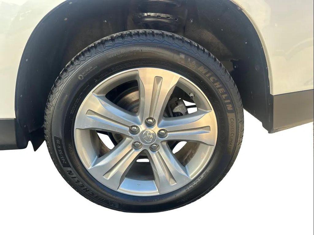 used 2012 Toyota Highlander car, priced at $14,950